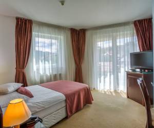 Cameră single 4*
